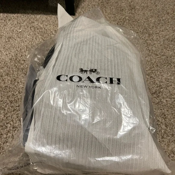 Coach | Bags | Medium To Large Size Coach Backpack | Poshmark display picture 3